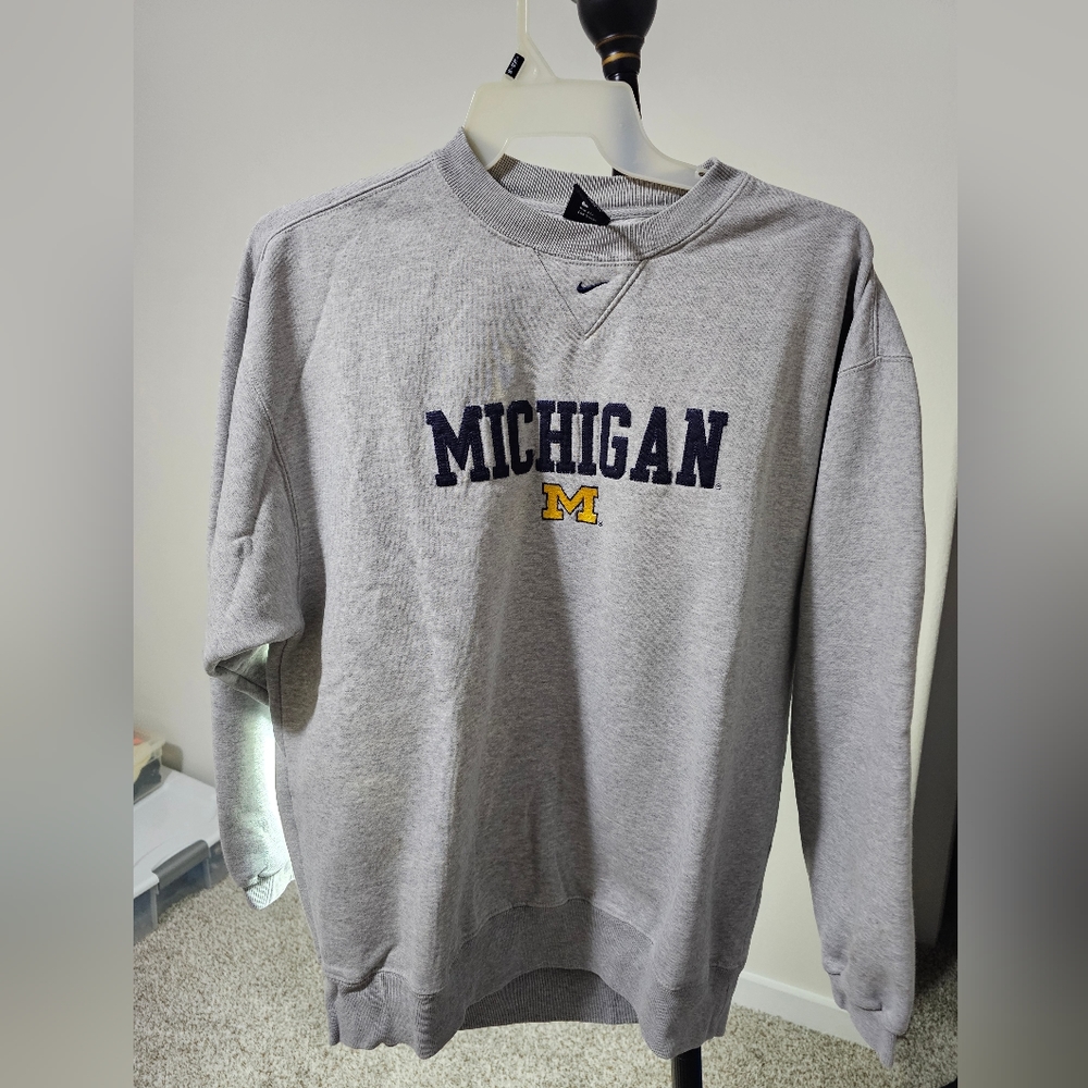 Vintage NIKE michigan state seeater